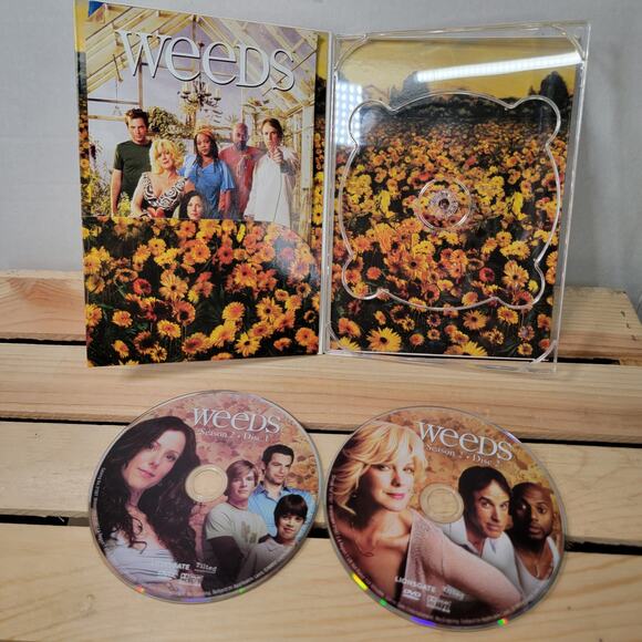 DVD Weeds: Season 2 w/ Dust Cover & Insert - Picture 2 of 4